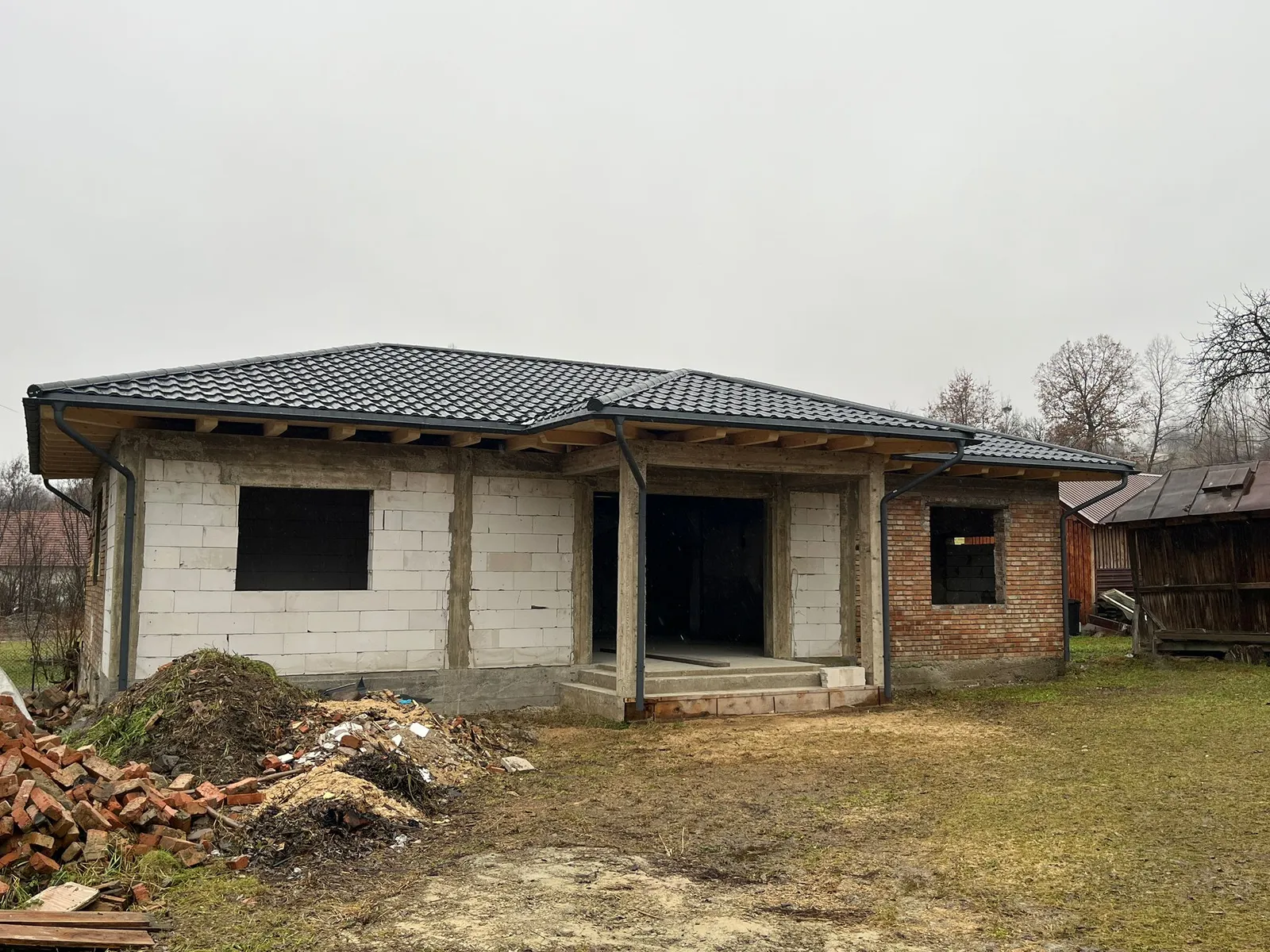 Acoperiș Gotic — Bontaieni, Maramureș