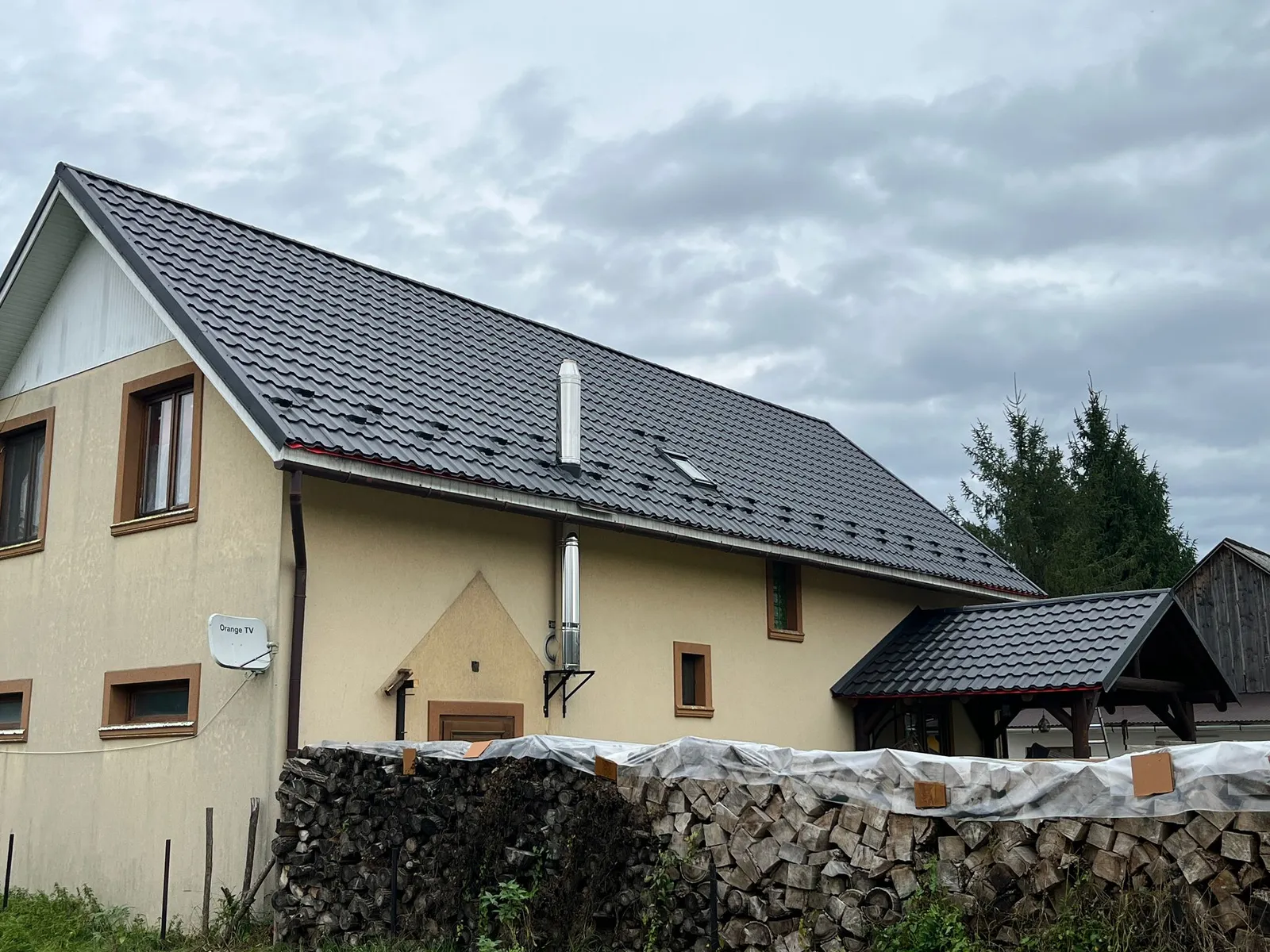 Acoperiș Gotic — Campulung La Tisa, Maramureș