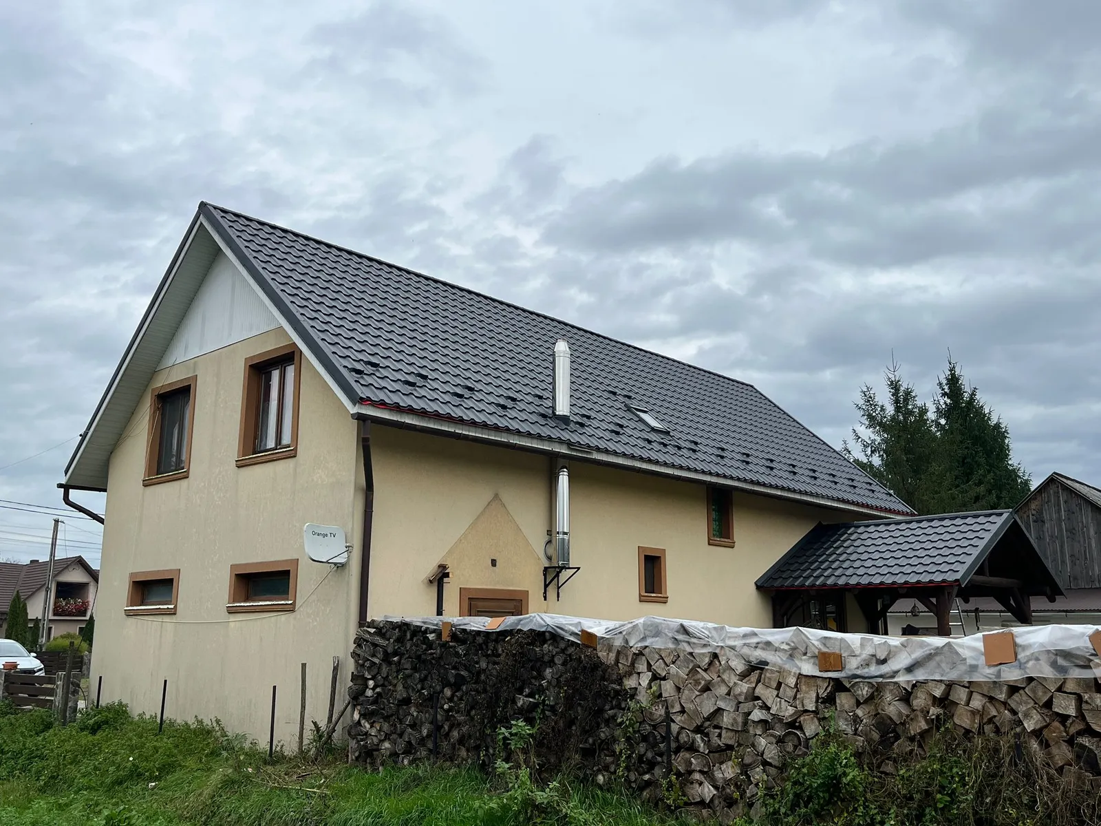 Acoperiș Gotic — Campulung La Tisa, Maramureș