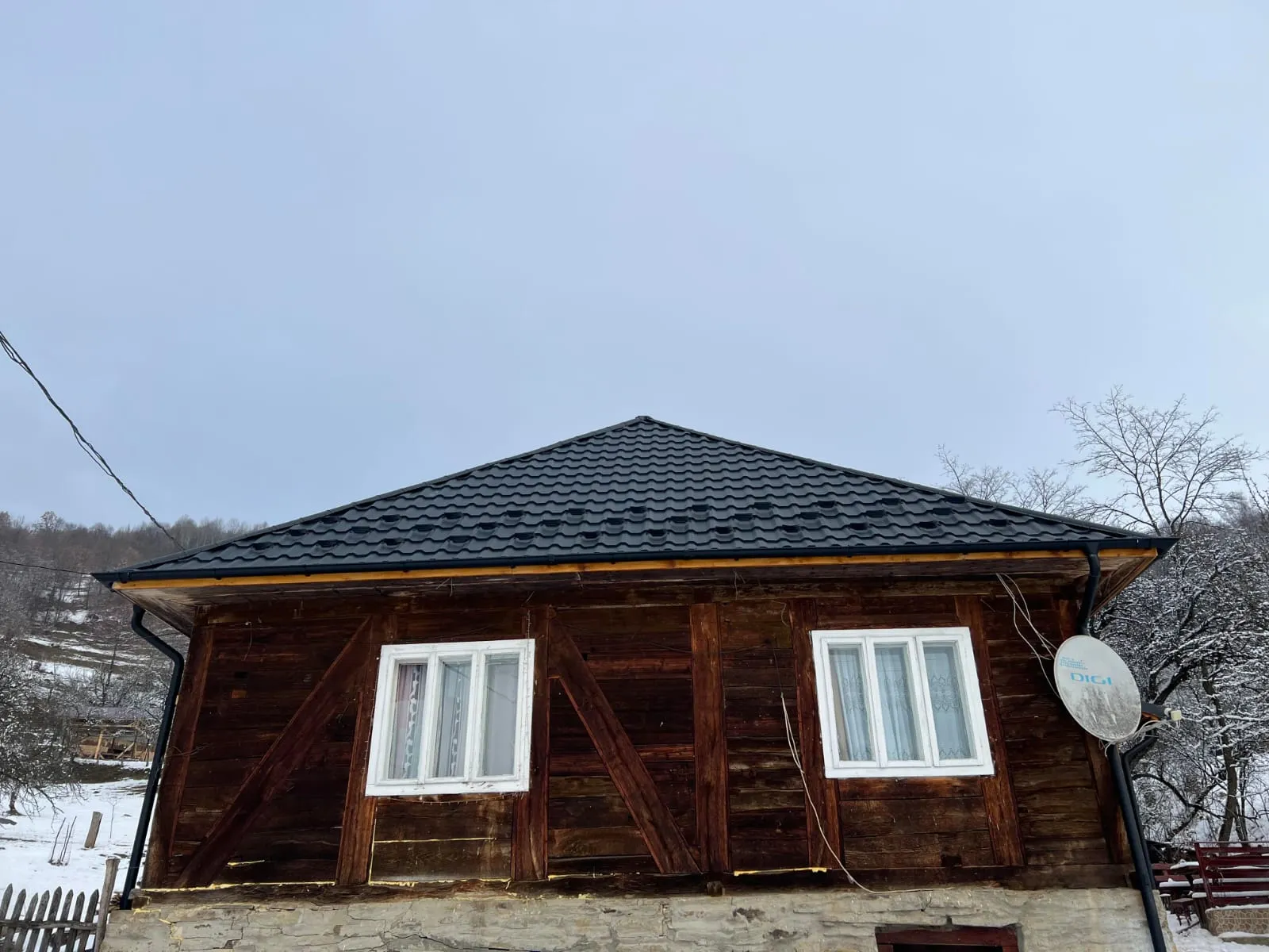 Acoperiș Gotic — Crasna Viseului, Maramureș