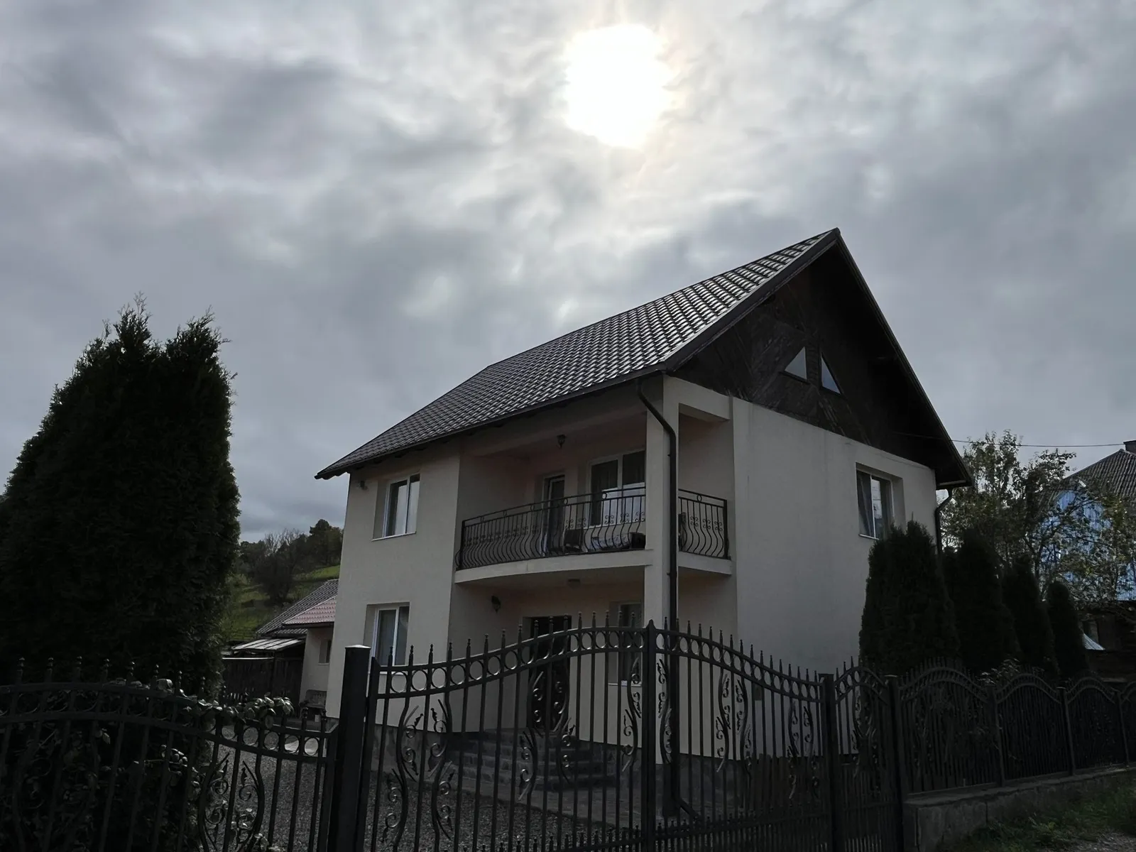 Acoperiș Balcanic — Poienile Izei, Maramureș