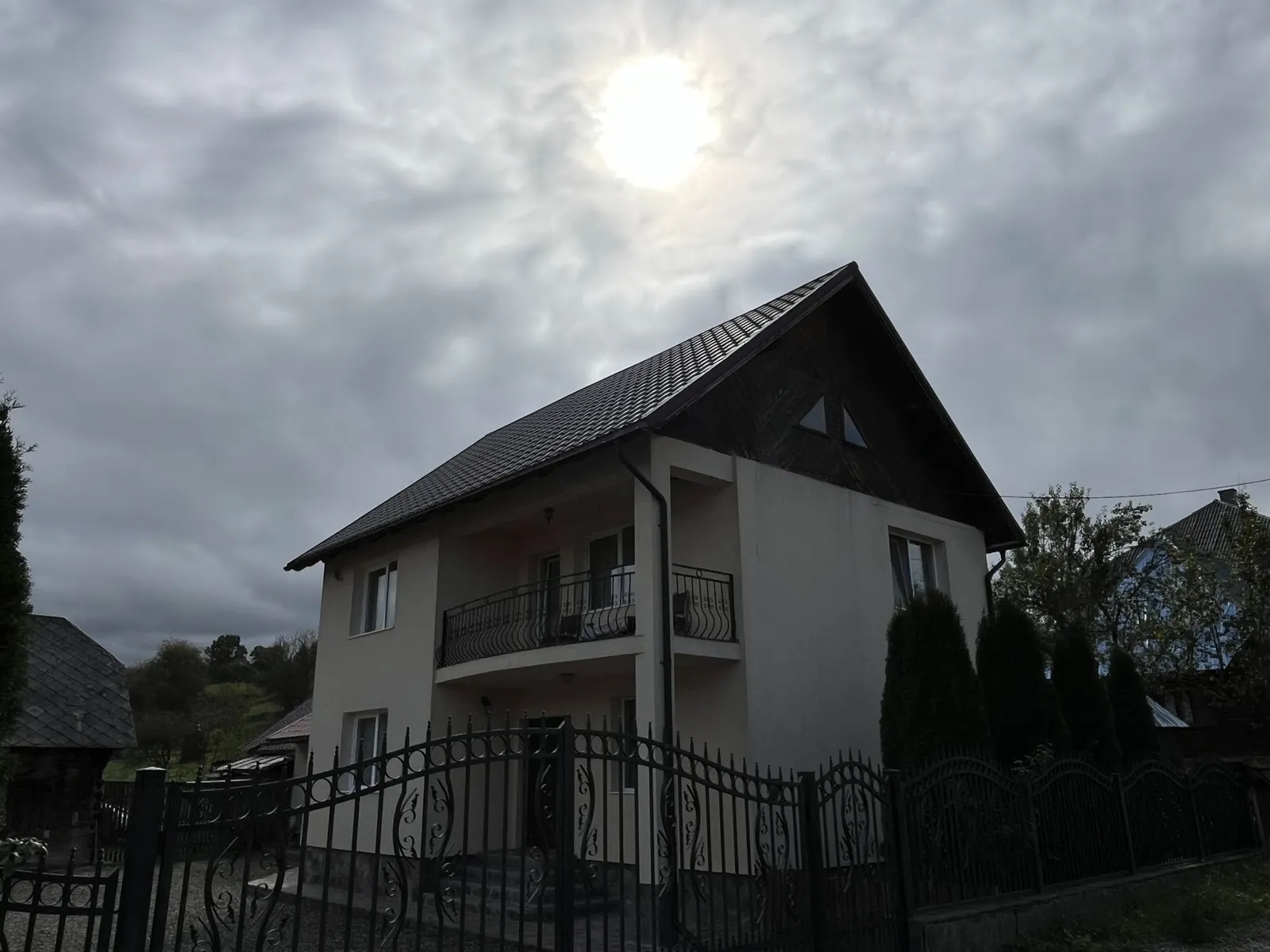 Acoperiș Balcanic — Poienile Izei, Maramureș