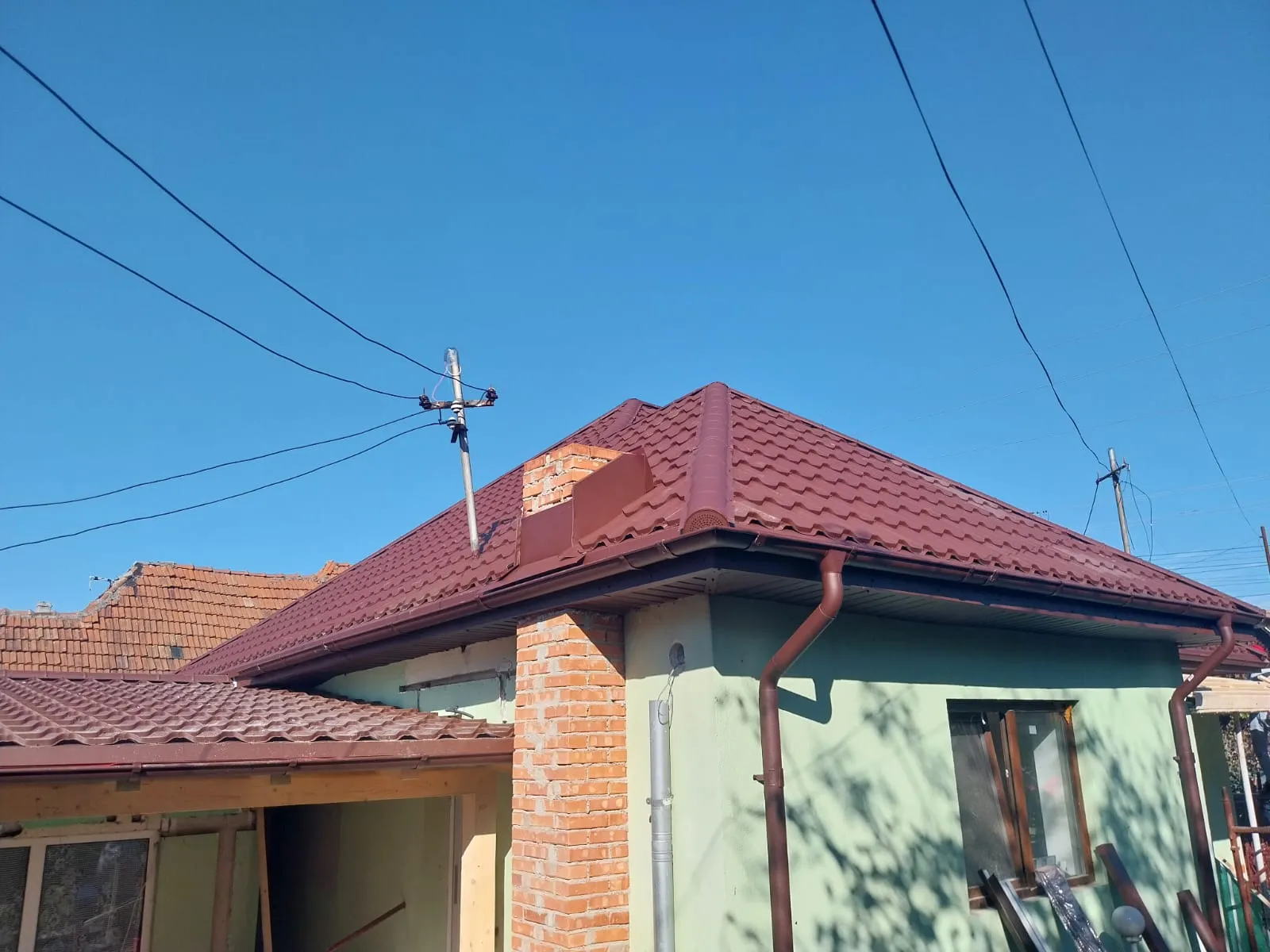 Acoperiș Gotic — Sasar, Maramureș