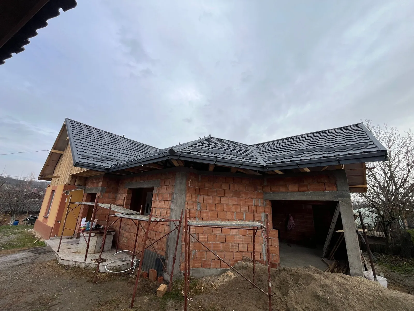 Acoperiș Hellenic — Chechis, Satu Mare