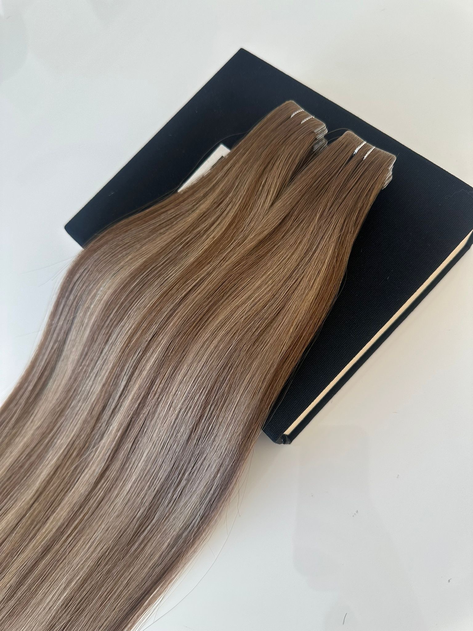Extensii Invisible Tape Balayage #4/4/18 - Extensii de par București Extensii Invisible Tape Balayage #4/4/18 - Extensii de par București