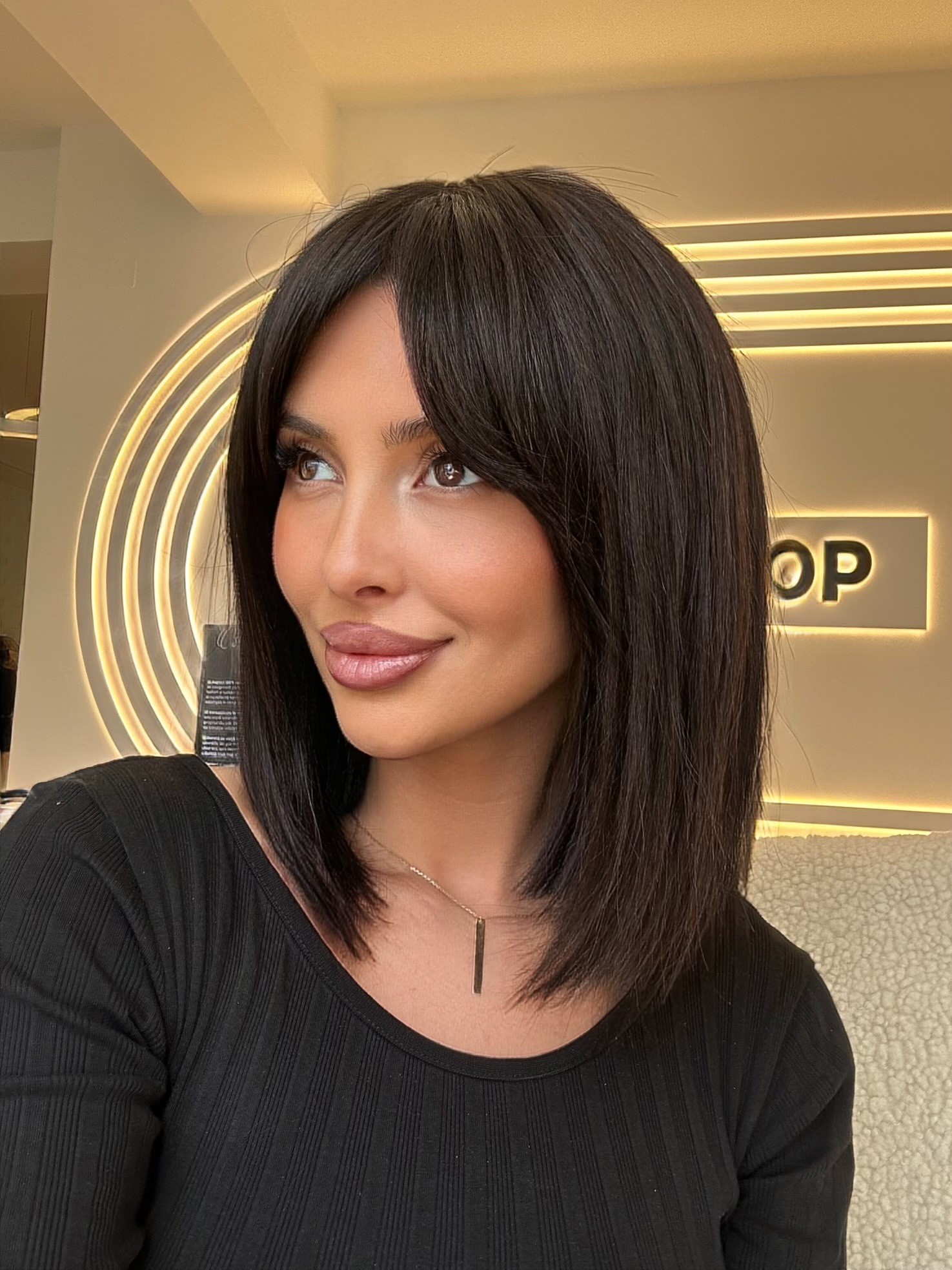 Peruca din par natural SELIN - Extensii de par București Peruca din par natural SELIN - Extensii de par București