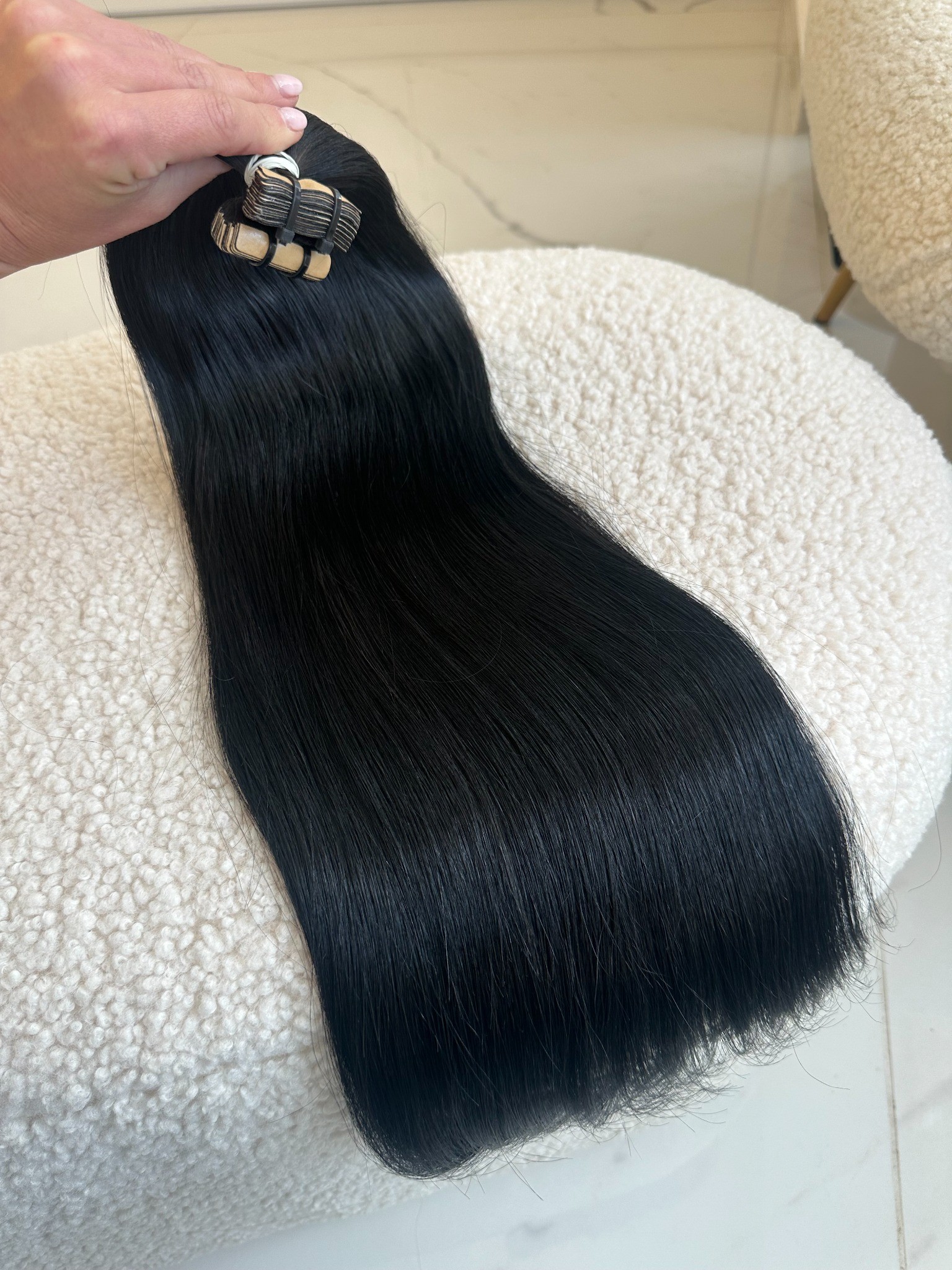 Extensii Tape-in SLAVIC Hair Negru - Extensii de par București Extensii Tape-in SLAVIC Hair Negru - Extensii de par București