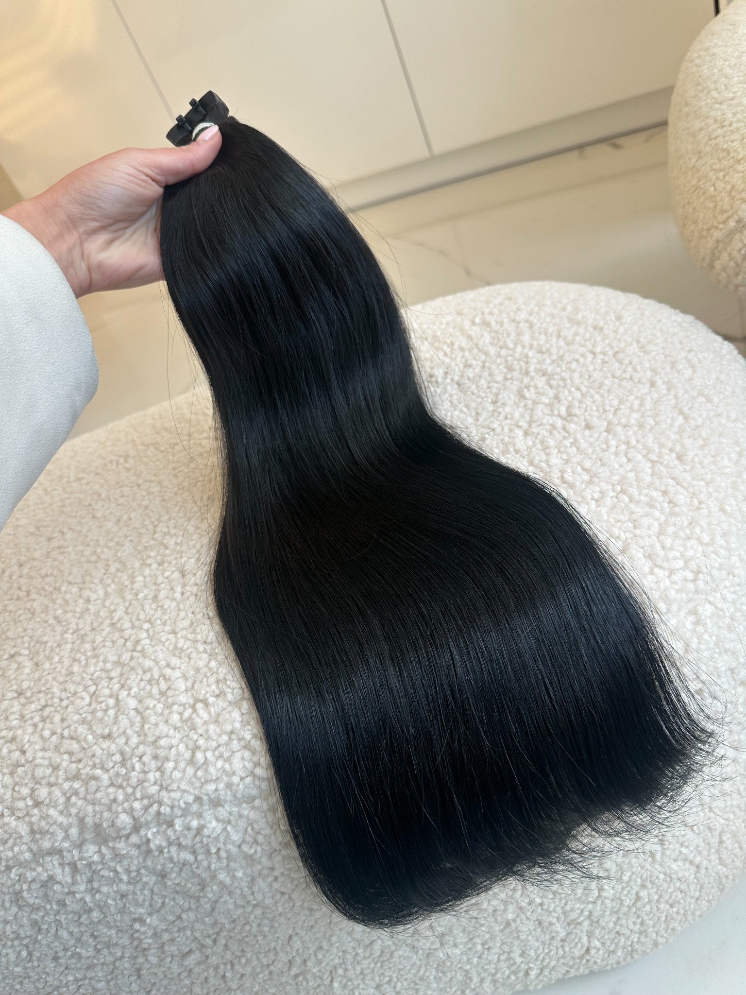 Extensii Tape-in SLAVIC Hair Negru - Extensii de par București Extensii Tape-in SLAVIC Hair Negru - Extensii de par București
