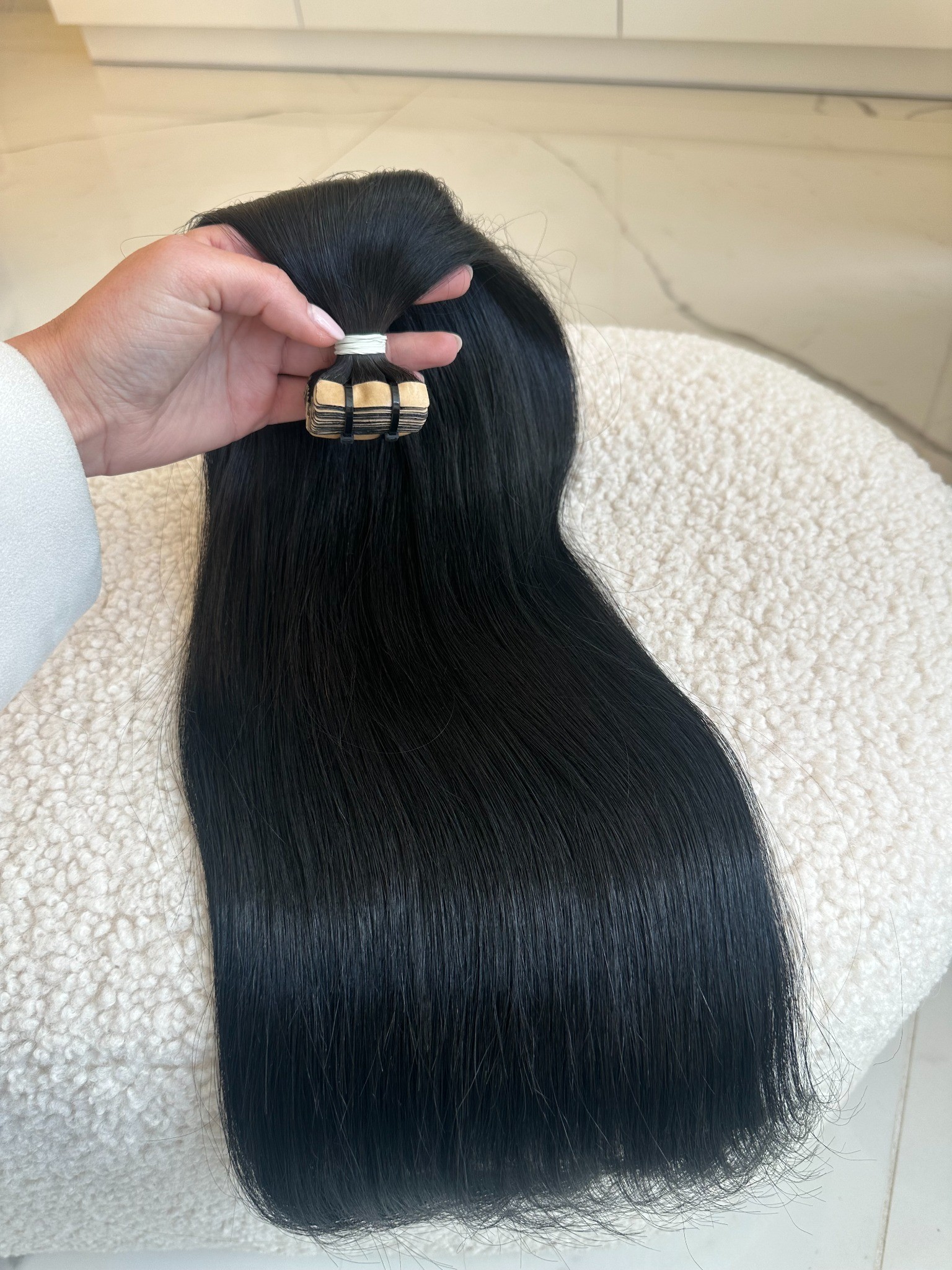 Extensii Tape-in SLAVIC Hair Negru - Extensii de par București Extensii Tape-in SLAVIC Hair Negru - Extensii de par București