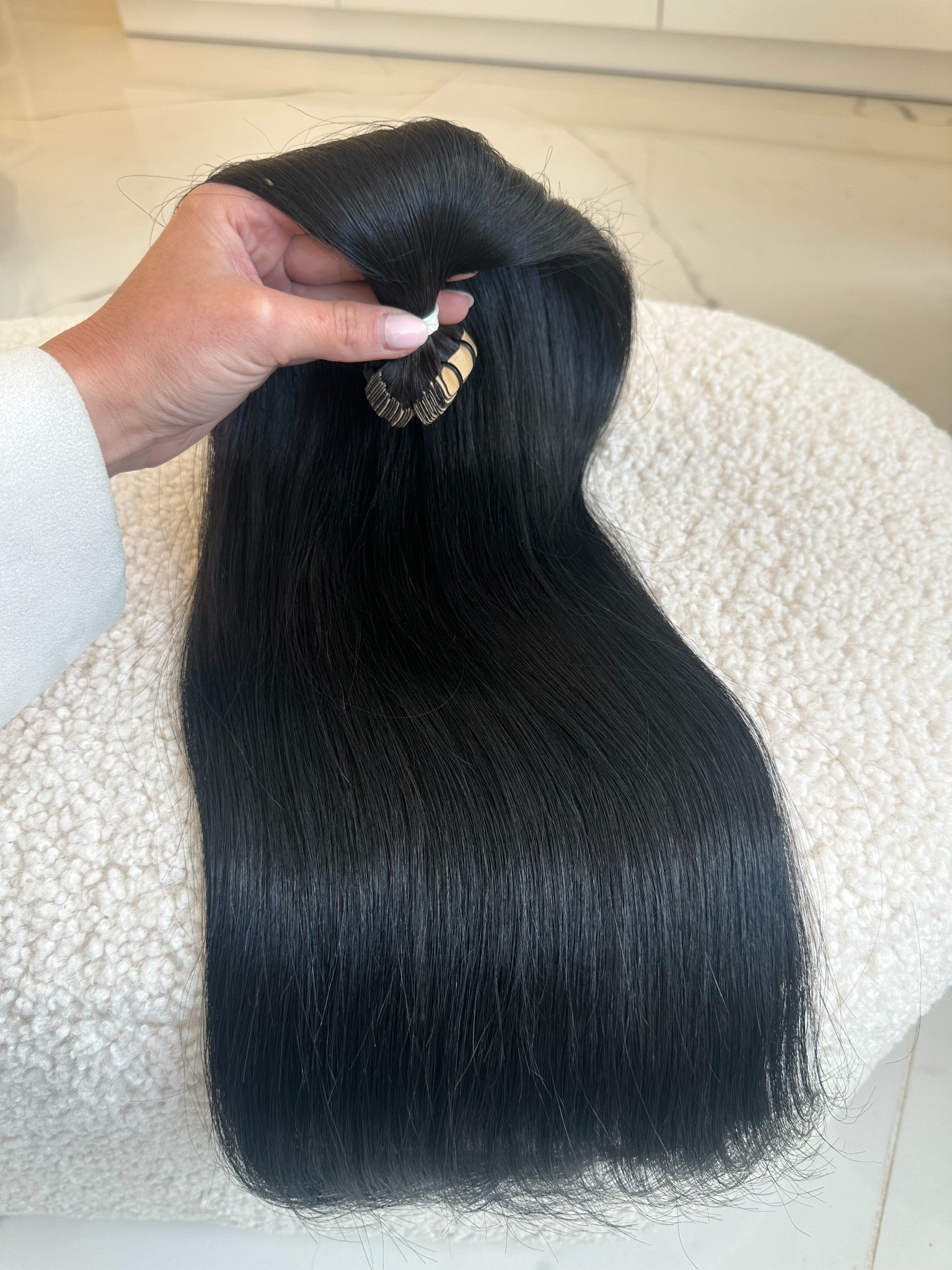 Extensii Tape-in SLAVIC Hair Negru - Extensii de par București Extensii Tape-in SLAVIC Hair Negru - Extensii de par București