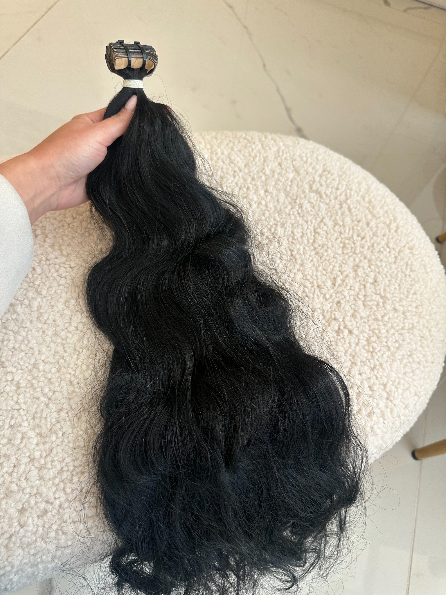 Extensii Tape-in SLAVIC Hair Negru - Extensii de par București Extensii Tape-in SLAVIC Hair Negru - Extensii de par București