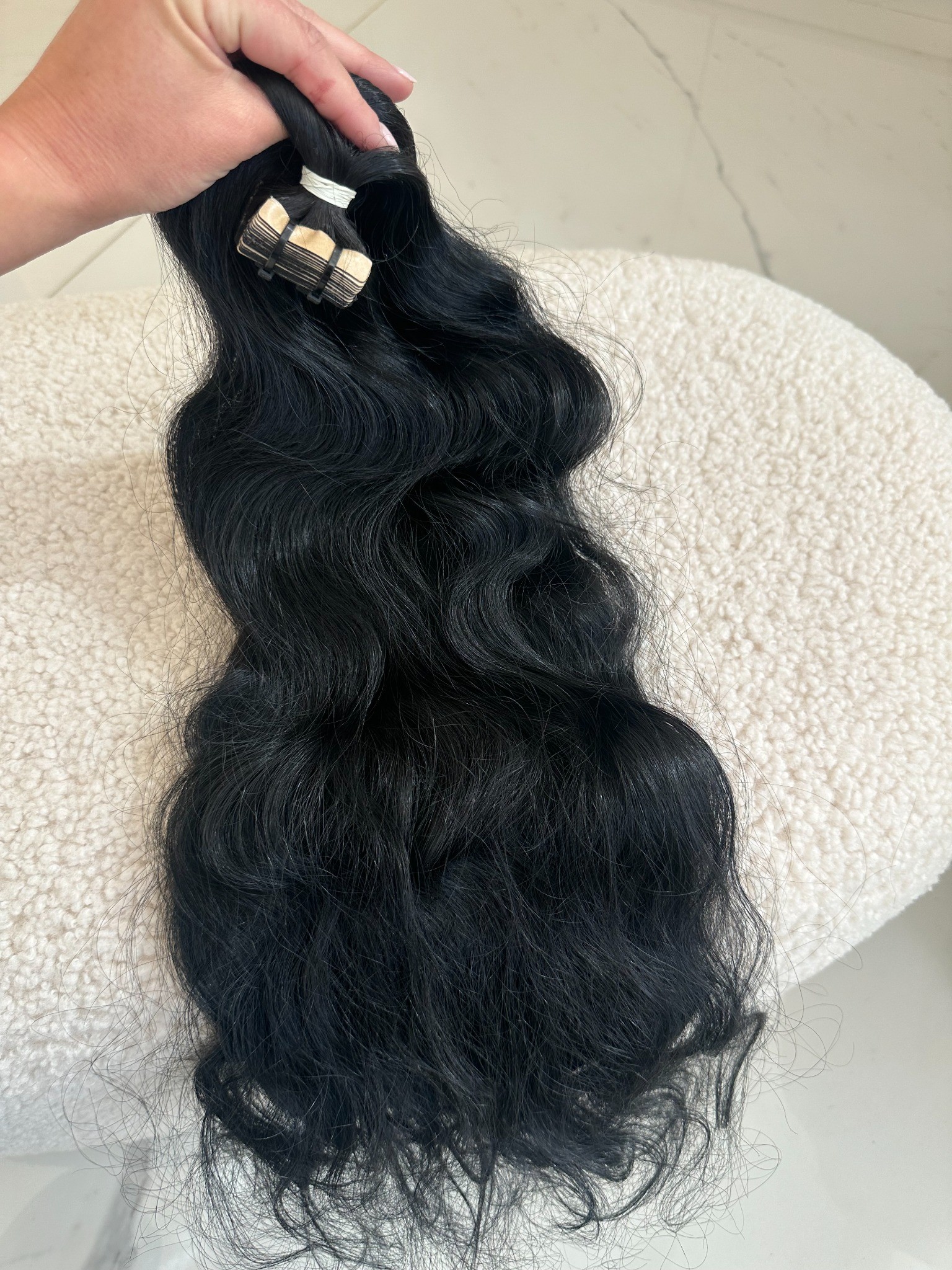 Extensii Tape-in SLAVIC Hair Negru - Extensii de par București Extensii Tape-in SLAVIC Hair Negru - Extensii de par București