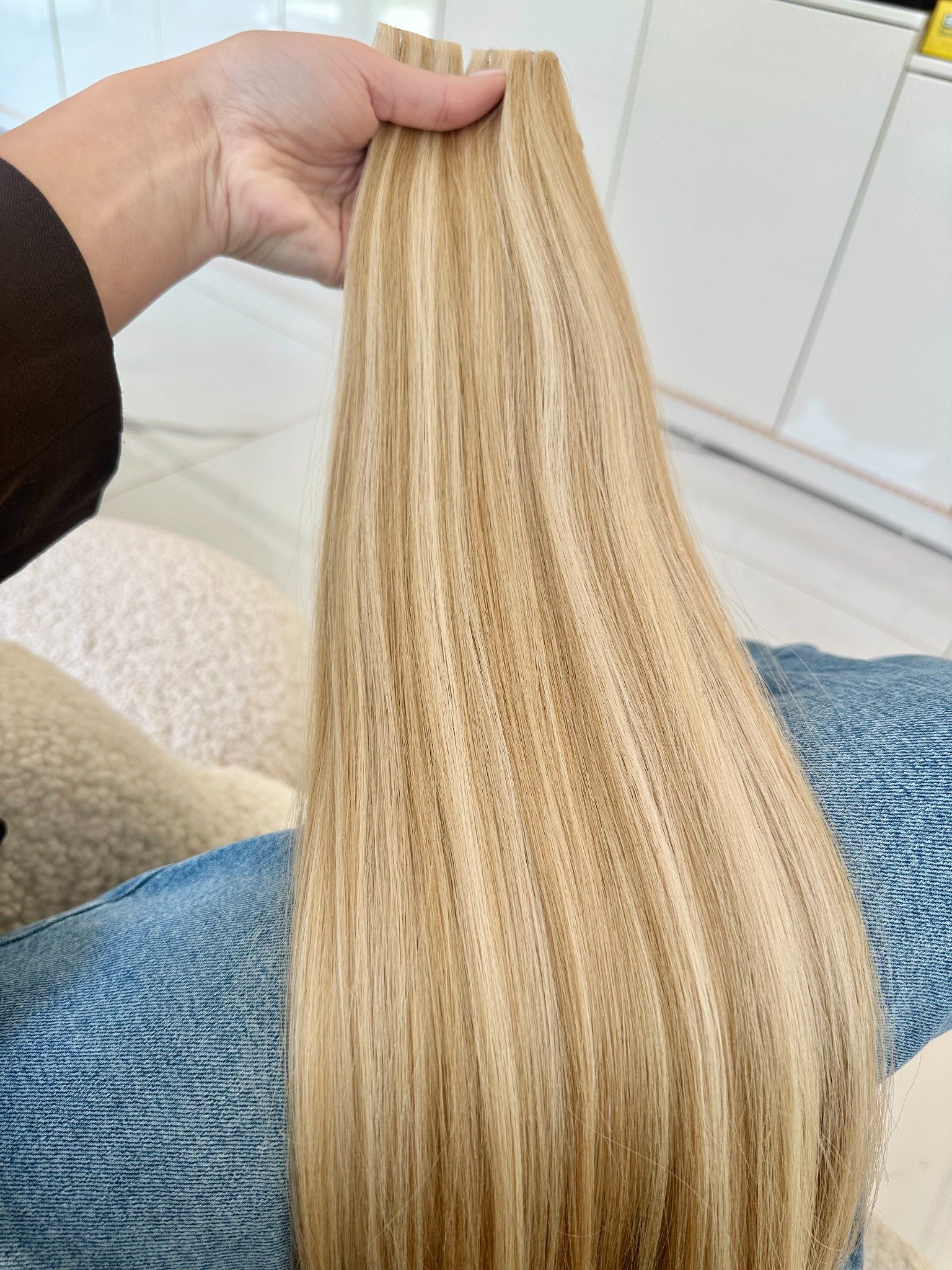 Extensii Invisible Tape Balayage #P 18/22 - Extensii de par București Extensii Invisible Tape Balayage #P 18/22 - Extensii de par București