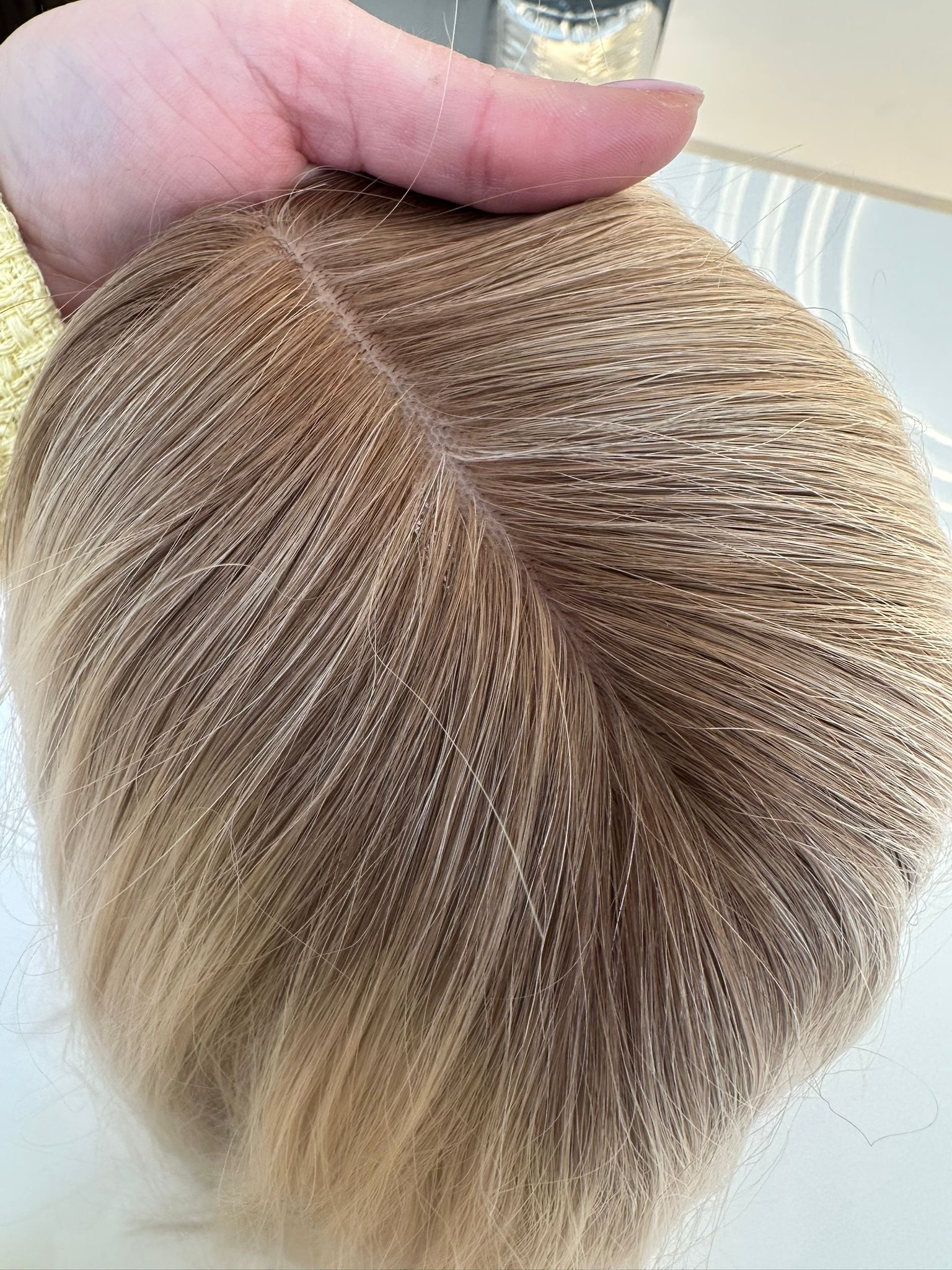 Peruca din par natural SIA - Extensii de par București Peruca din par natural SIA - Extensii de par București