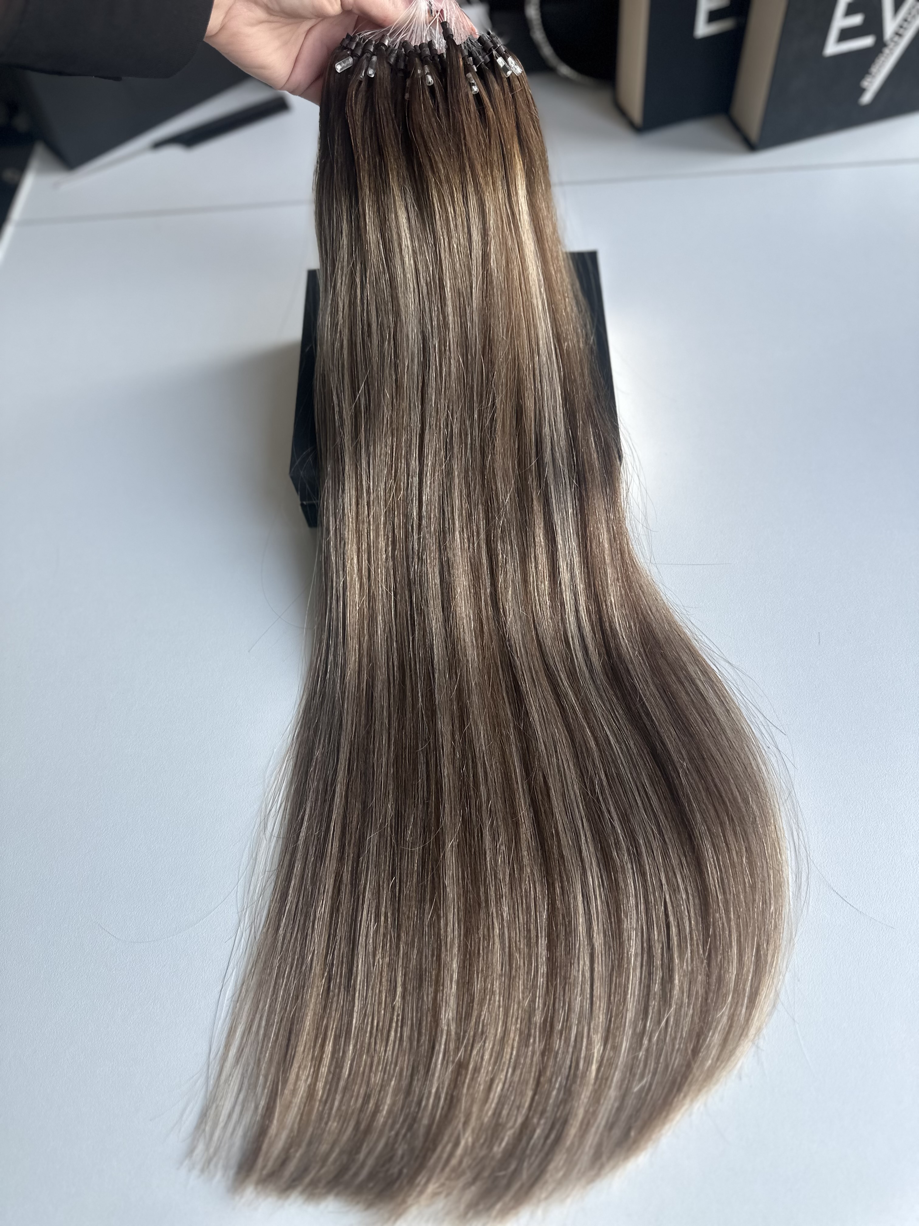 Extensii Microring Black Collection Balayage #4/17/4 - Extensii de par București Extensii Microring Black Collection Balayage #4/17/4 - Extensii de par București