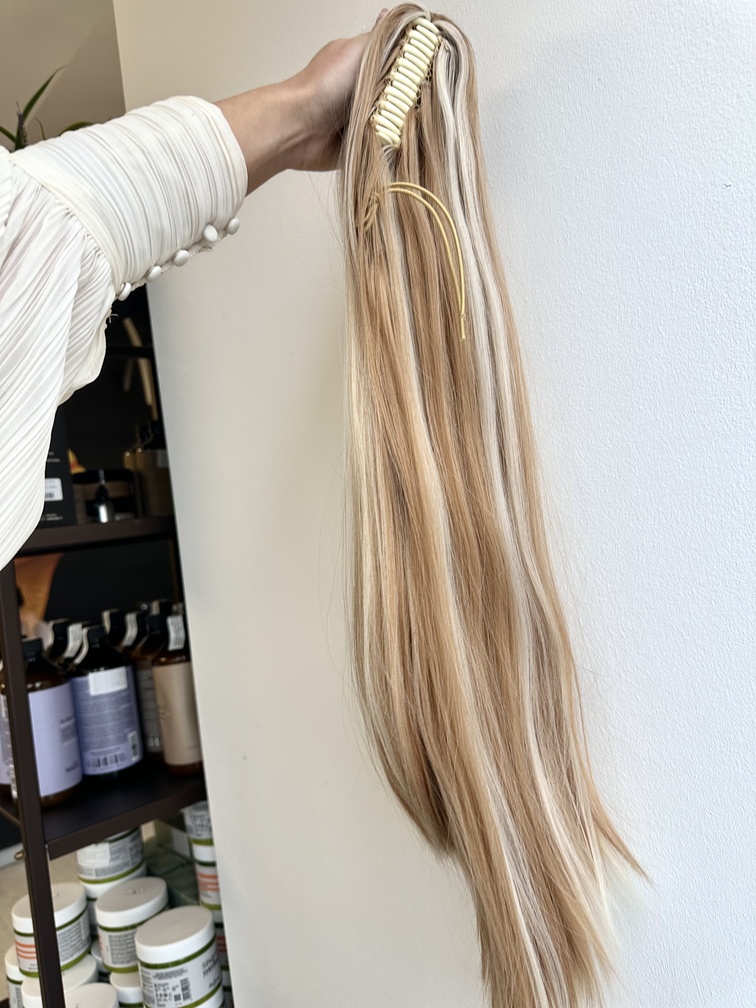 Coada de Par cu Cleste Dreapta Blond Suvitat, 70 cm - Extensii de par București Coada de Par cu Cleste Dreapta Blond Suvitat, 70 cm - Extensii de par București
