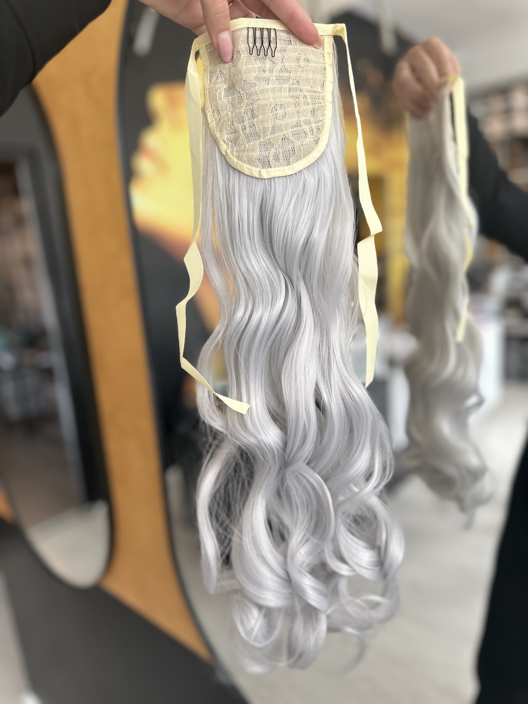 Coada de Par cu bentite ondulata Grey - Extensii de par București Coada de Par cu bentite ondulata Grey - Extensii de par București