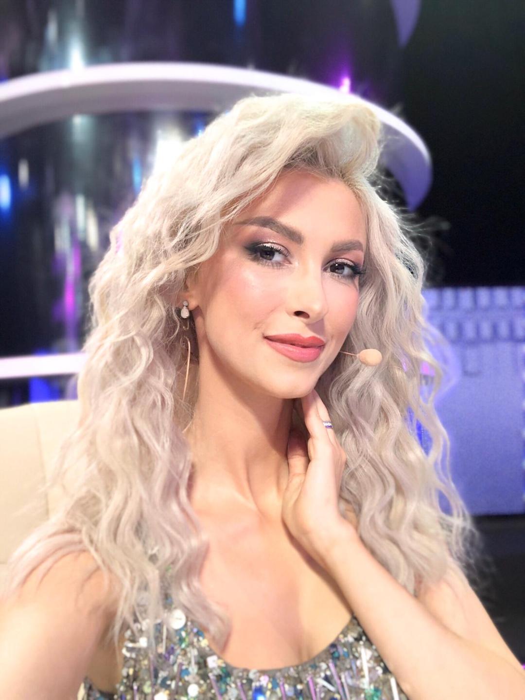 Peruca Angel Grey - Extensii de par București Peruca Angel Grey - Extensii de par București