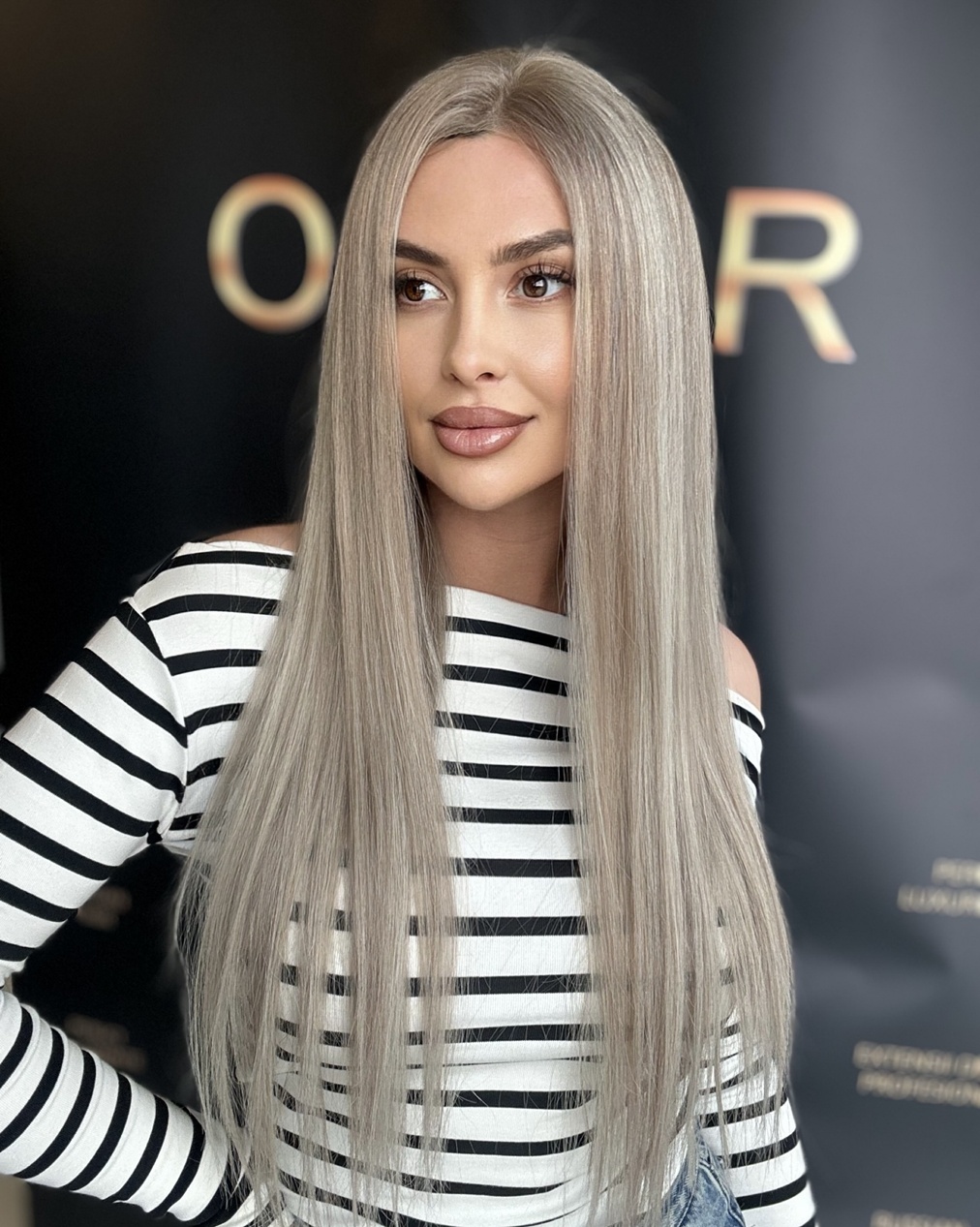 Peruca Ice Blond Glam - Extensii de par București Peruca Ice Blond Glam - Extensii de par București