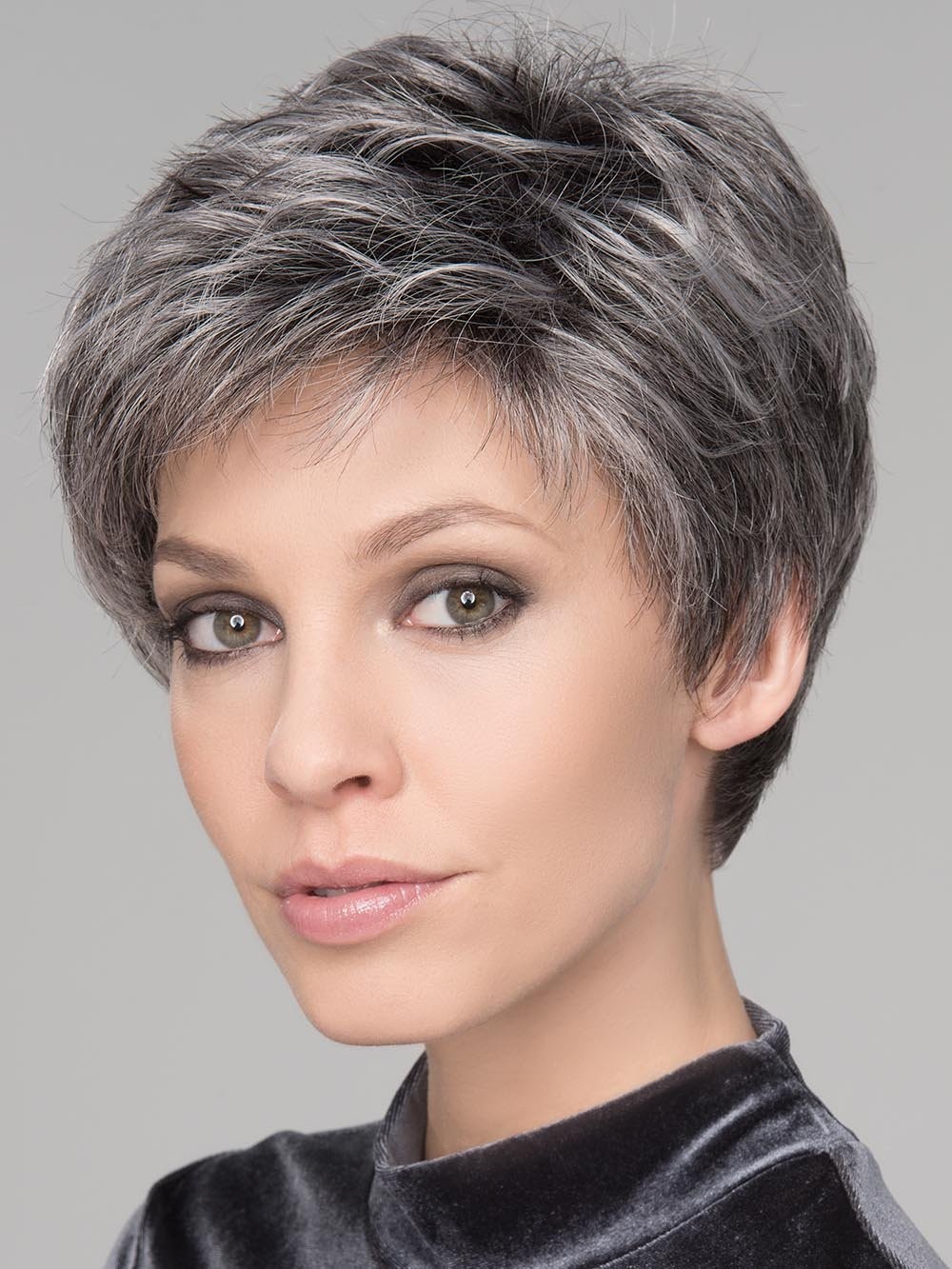 Peruca din par natural Grey Intens - Extensii de par București Peruca din par natural Grey Intens - Extensii de par București