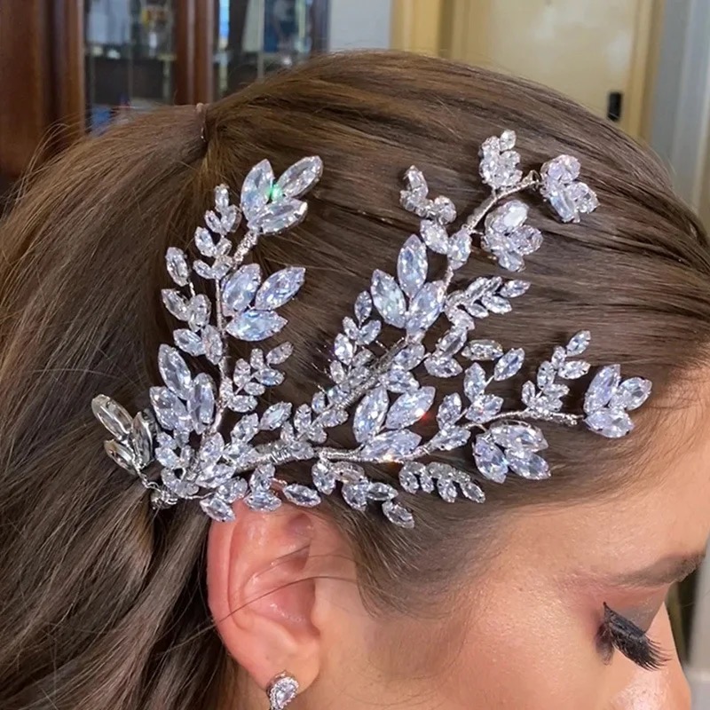 Accesoriu pentru par cu pietre